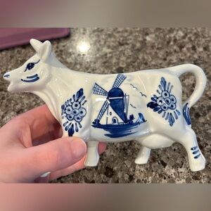 Vintage delft blue cow creamer